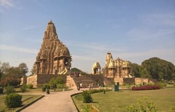 Heart-warming 10 Days 9 Nights Varanasi Culture and Heritage Holiday Package