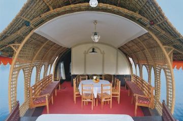 5 Days 4 Nights COCHIN, MUNNAR, ATHIRAPPALLY and ALLEPPEY Holiday Package