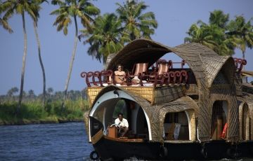 Magical 4 Days 3 Nights Munnar, Cochin with Alleppey Tour Package