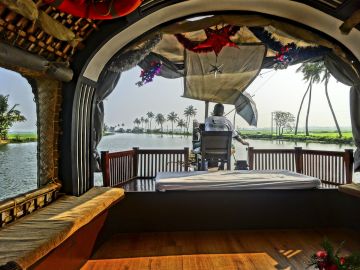 7 Days 6 Nights Munnar, Thekkady with Allepey Trip Package