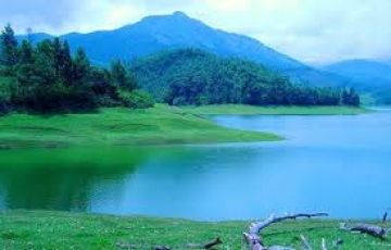 Magical 7 Days 6 Nights Munnar, Thekkady, Alleppey and Poovar Vacation Package