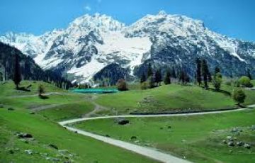 Family Getaway Srinagar Tour Package for 5 Days 4 Nights