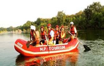 Family Getaway Orchha State Water Sport Tour Package for 2 Days