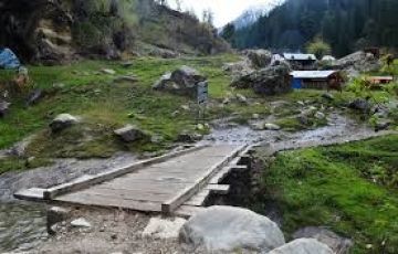 Experience 4 Days 3 Nights Naggar Water Activities Tour Package