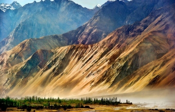 Experience 7 Days Pangong Lake Hill Vacation Package