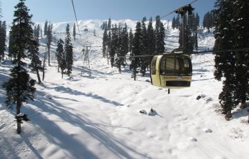 Amazing 5 Days 4 Nights Srinagar Mountain Vacation Package