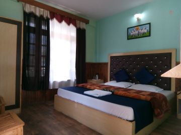 Best 5 Days 4 Nights Manali Honeymoon Trip Package