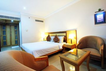 Pleasurable 4 Days 3 Nights Munnar Lake Trip Package