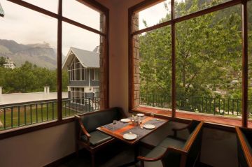 Pleasurable 4 Days New Delhi to Manali Mountain Holiday Package