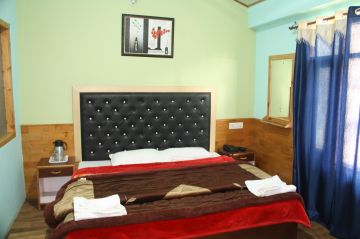 Best 5 Days 4 Nights Manali Honeymoon Trip Package