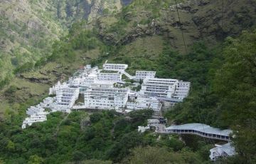 Amazing 3 Days 2 Nights Jammu with Katra Temple Tour Package