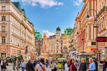 Best 5 Days 4 Nights Vienna Honeymoon Trip Package