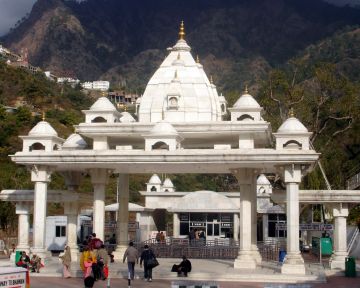 Best KATRA Snow Tour Package for 4 Days