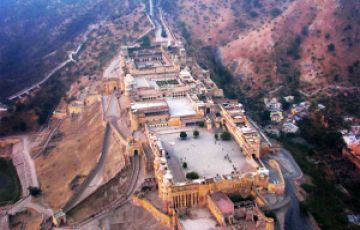 Pleasurable 5 Days Delhi to Agra Weekend Getaways Tour Package