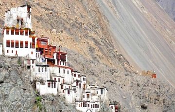 9 Days 8 Nights Nubravalley Hill Stations Holiday Package