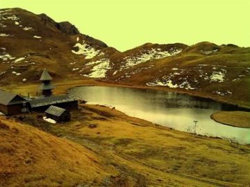 2 Days 1 Night Mandi to Prashar Lake Friends Tour Package