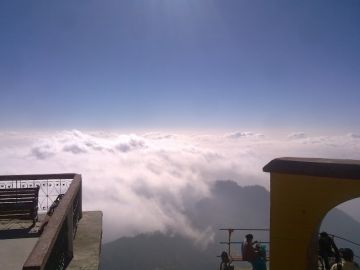 Experience 3 Days Delhi, Rishikesh, Kanatal and Tehri Tour Package