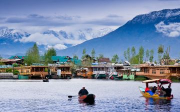Family Getaway Kashmir Golf Course Romantic Tour Package from Srinagar