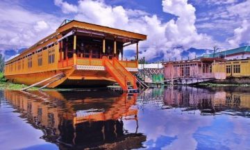 Family Getaway 4 Days 3 Nights Kashmir Mountain Tour Package