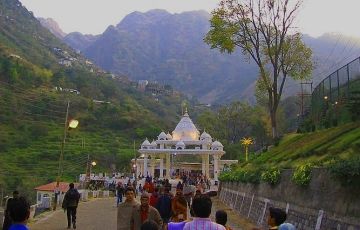 Pleasurable 3 Days 2 Nights Vaishnodevi Hill Stations Tour Package