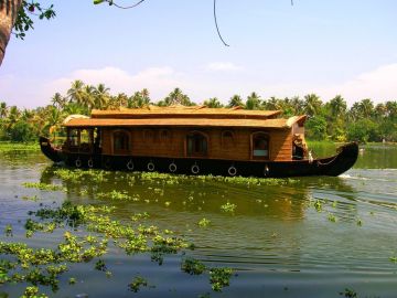 Memorable 5 Days Kerala Beach Trip Package