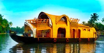 Experience Cochin Thekkady Munnar Allepphy Kovalam Honeymoon Tour Package from Delhi