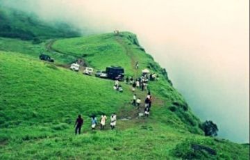 Beautiful 3 Days 2 Nights Munnar with Cochin Tour Package