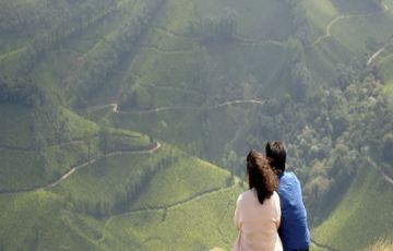 Family Getaway 6 Days 5 Nights Munnar, Thekkady, Alleppey with Cochin Vacation Package