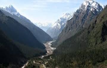 Magical Lachung Tour Package for 9 Days 8 Nights