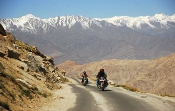 Memorable 5 Days 4 Nights Leh Romantic Tour Package