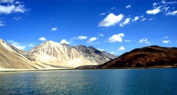 Experience 2 Days 1 Night Leh, Pangong Lake and KhardungLa Nature Tour Package