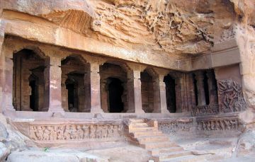 4 Days Hampi, Bijapur and Badami Religious Holiday Package