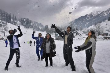 Family Getaway 5 Days 4 Nights Manali with Solang Trip Package