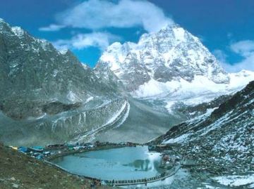 Family Getaway 3 Days Manimahesh Offbeat Tour Package