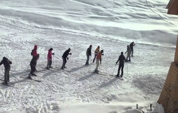 Amazing 5 Days 4 Nights Srinagar Mountain Vacation Package