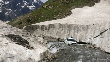 Beautiful 4 Days Pathankot to Sach Pass Hill Stations Tour Package