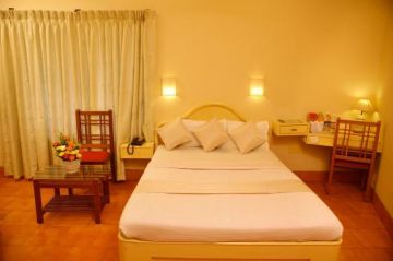 Amazing 5 Days 4 Nights Thekkady Honeymoon Tour Package