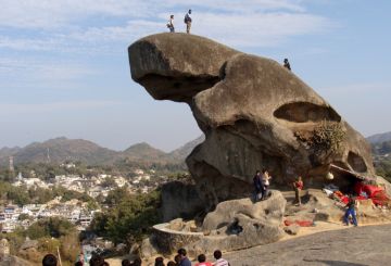 Pleasurable 4 Days 3 Nights Mountabu Hill Stations Tour Package
