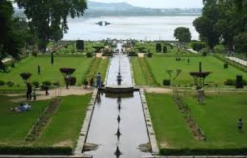 Experience 7 Days Srinagar Offbeat Vacation Package
