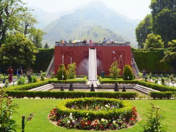 Beautiful 6 Days Srinagar Romantic Tour Package