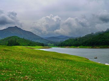 Experience 5 Days Kochi to Thekkady Beach Vacation Package