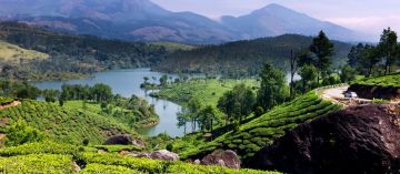 Best 4 Days 3 Nights Munnar with Alleppey Vacation Package
