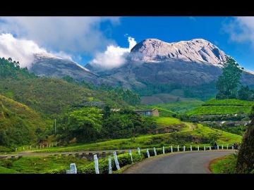 Kerala - Munnar , Alleppey Houseboat , Thekkady , Kovalam , 