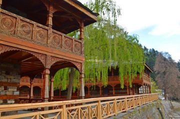 Magical 4 Days 3 Nights Manali Romantic Holiday Package