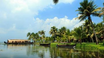 Experience 4 Days Delhi to Cochin River Tour Package