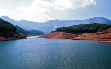 4 Days Ooty, Coonoor and Mudumalai Lake Trip Package