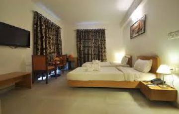 Experience 4 Days 3 Nights Delh Goa Luxury Trip Package