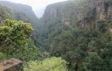 Beautiful 5 Days Gujarat, India to Pachmarhi Tour Package