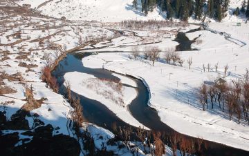 Beautiful 5 Days 4 Nights Pahalgam, Srinagar and Gulmarg Honeymoon Holiday Package