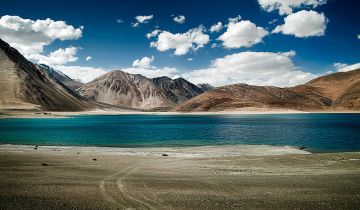 Experience 2 Days 1 Night Leh, Pangong Lake and KhardungLa Nature Tour Package